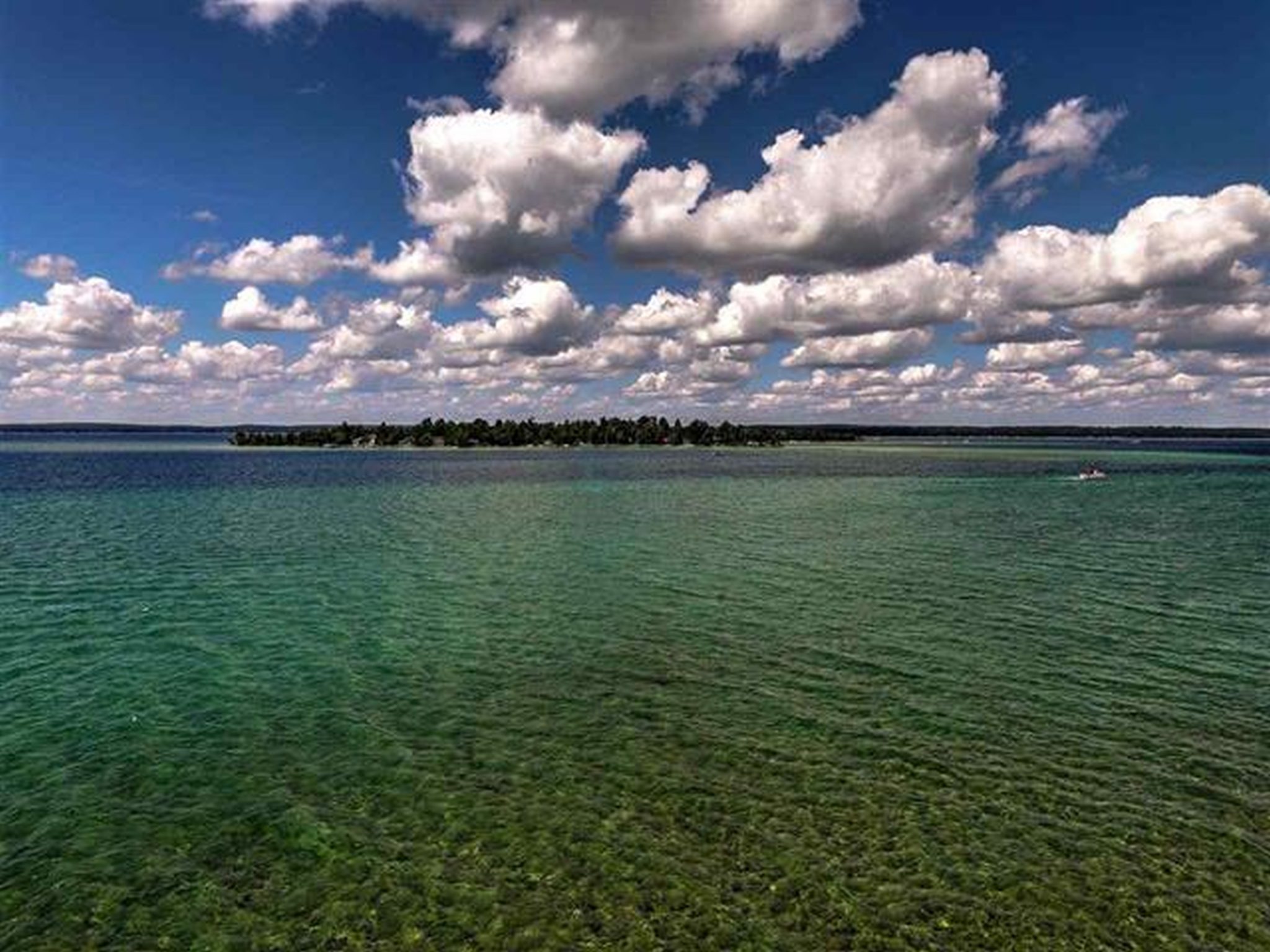 08_Waterfront_Higgins_Lake_Michigan Island Real Estate